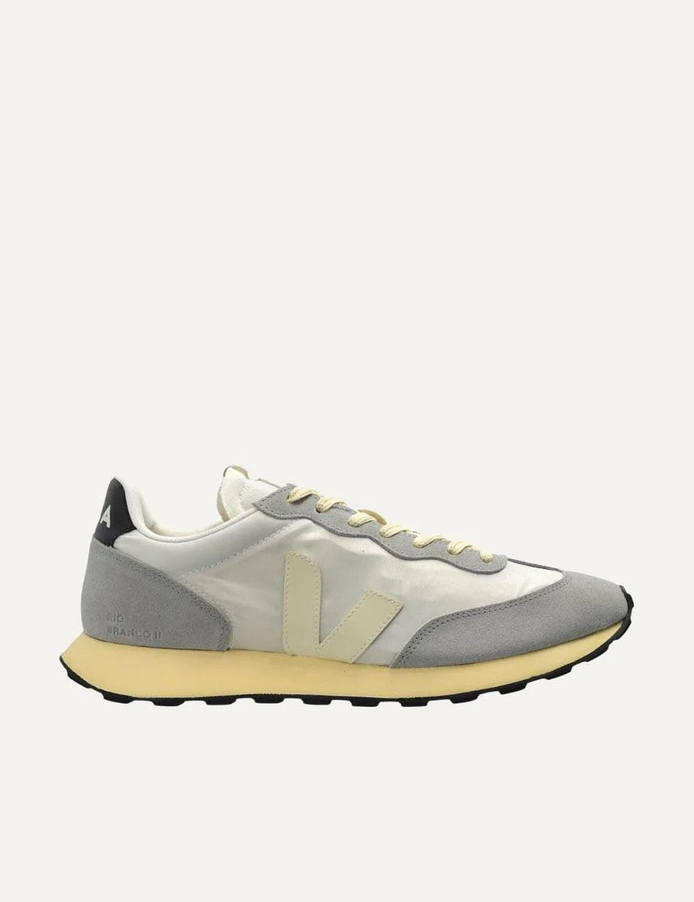 veja rio branco ii sneakers natural grey side view