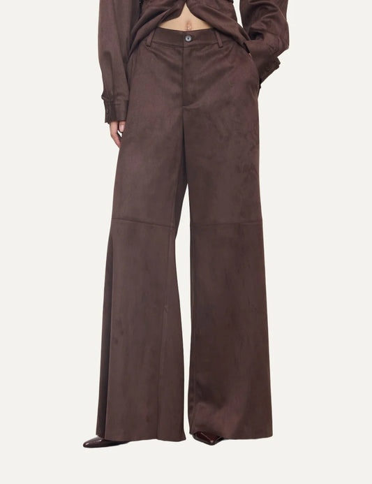 Women's Eleh brown faux suede wide-leg trousers with high waist, side pockets and horizontal seam details.