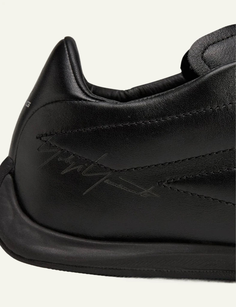 Y-3 Feroza Low sneakers black leather detail view